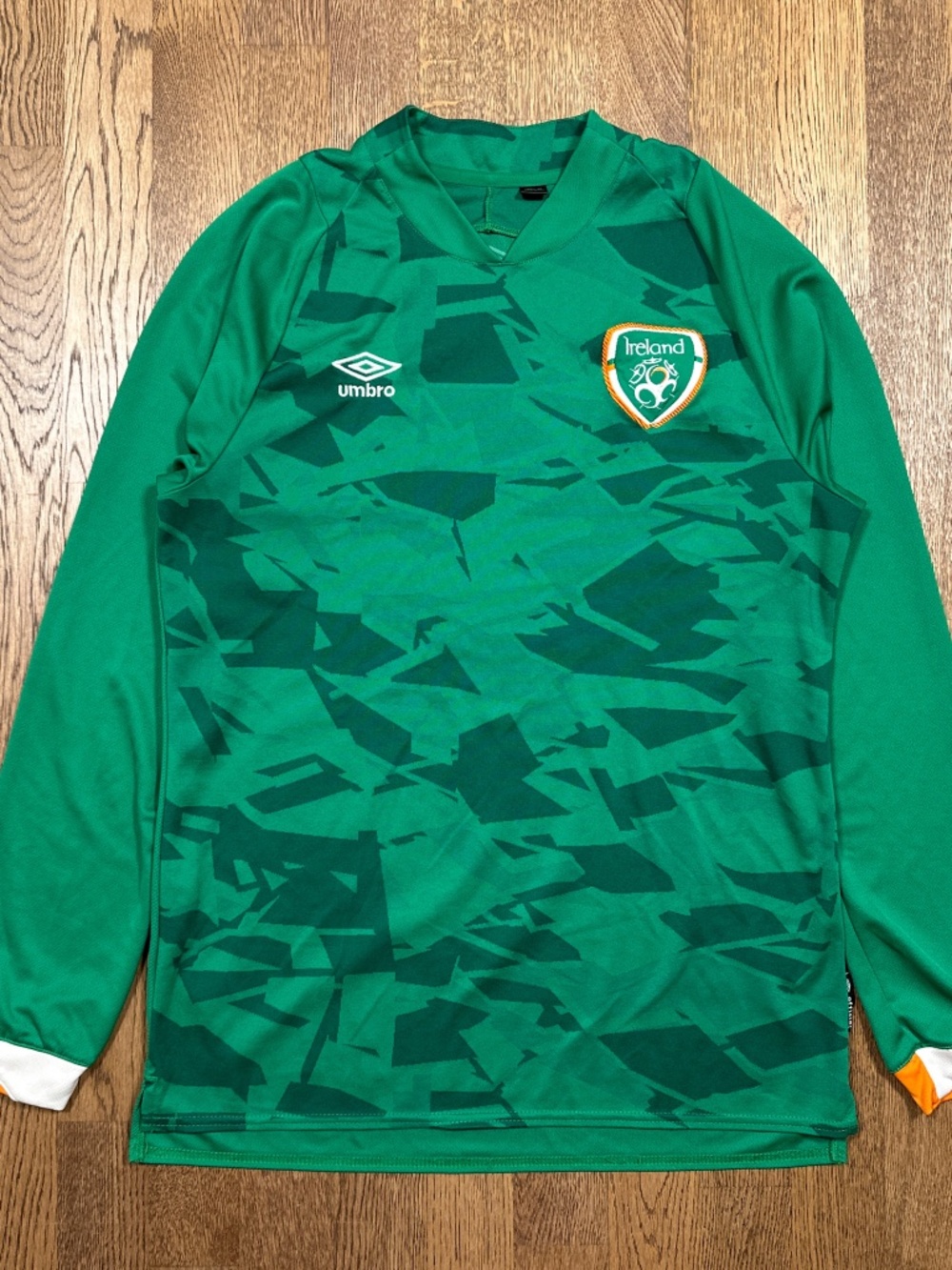Umbro Ireland National Soccer Team 2022 Green Home L/S Jersey Mens Medium